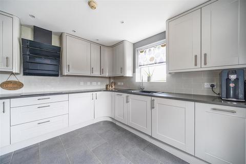 undefined, Queensgate, Allington