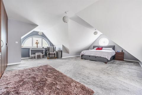 undefined, Queensgate, Allington