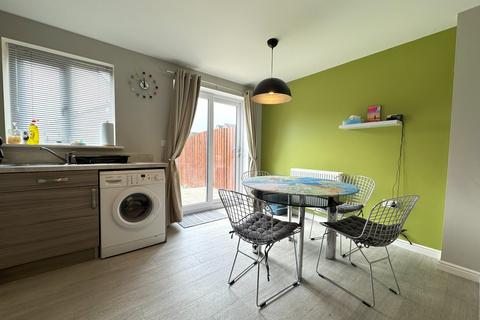 3 bedroom semi-detached house to rent, Golwg Y Garreg Wen, Swansea, SA1