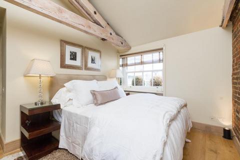 3 bedroom flat to rent, Hyde Park Square, Hyde Park, London, W2.