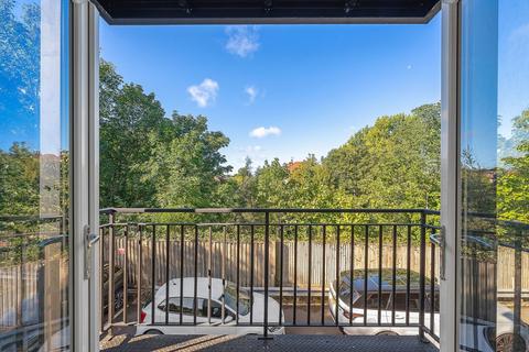 2 bedroom flat for sale, Cheam Road, Sutton SM1