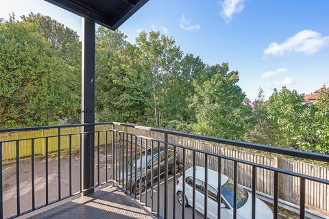 2 bedroom flat for sale, Cheam Road, Sutton SM1