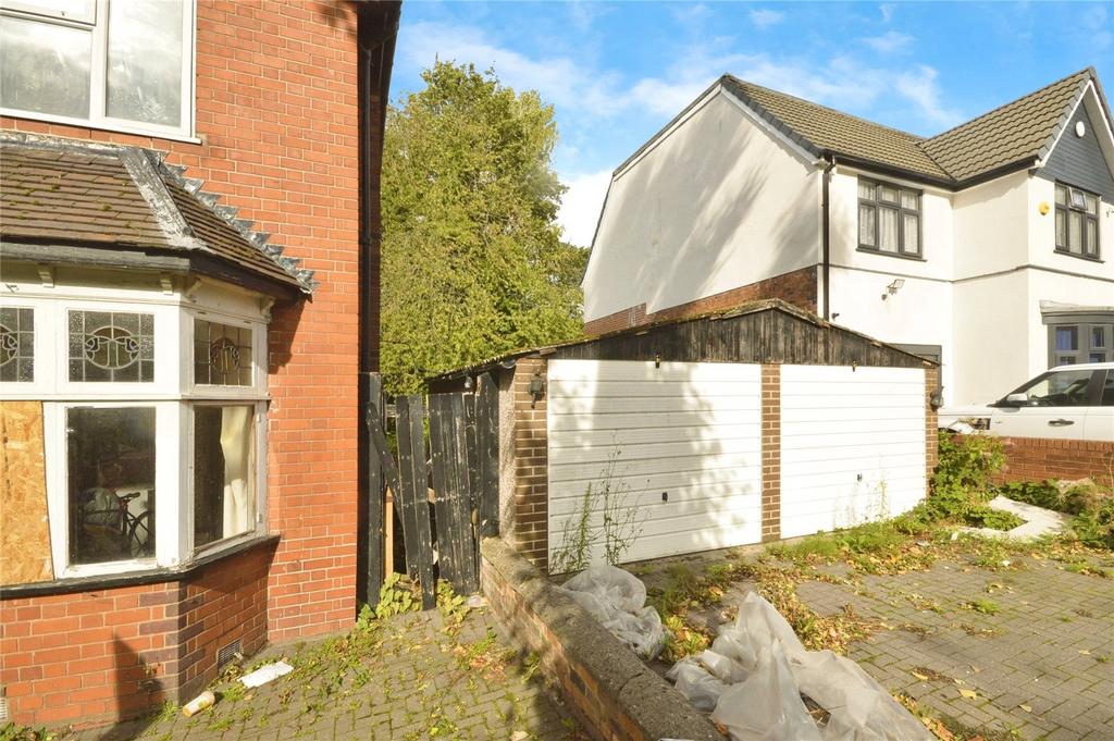 Detached Garage