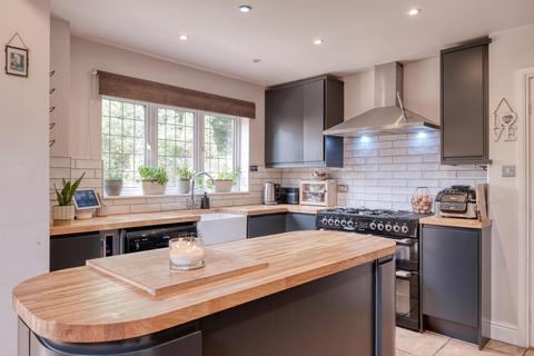 4 bedroom detached house for sale, The Badgers, Barnt Green, B45