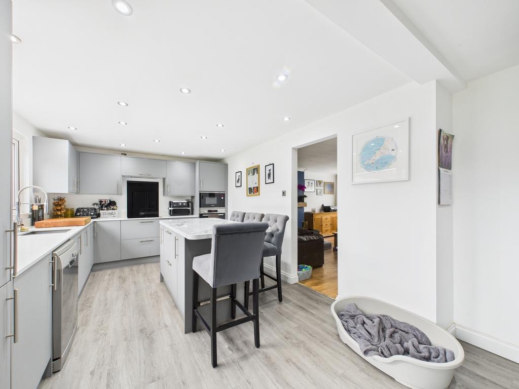 Breakfast/kitchen