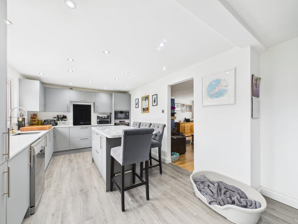 Breakfast/kitchen
