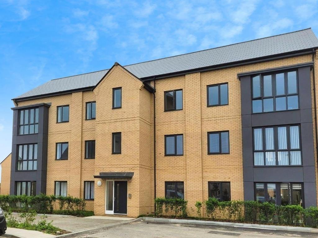Appleton Road, Folkestone 2 bed apartment to rent - £1,200 pcm (£277 pw)