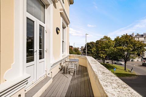 1 bedroom flat for sale, Castle Hill Avenue, Folkestone, CT20
