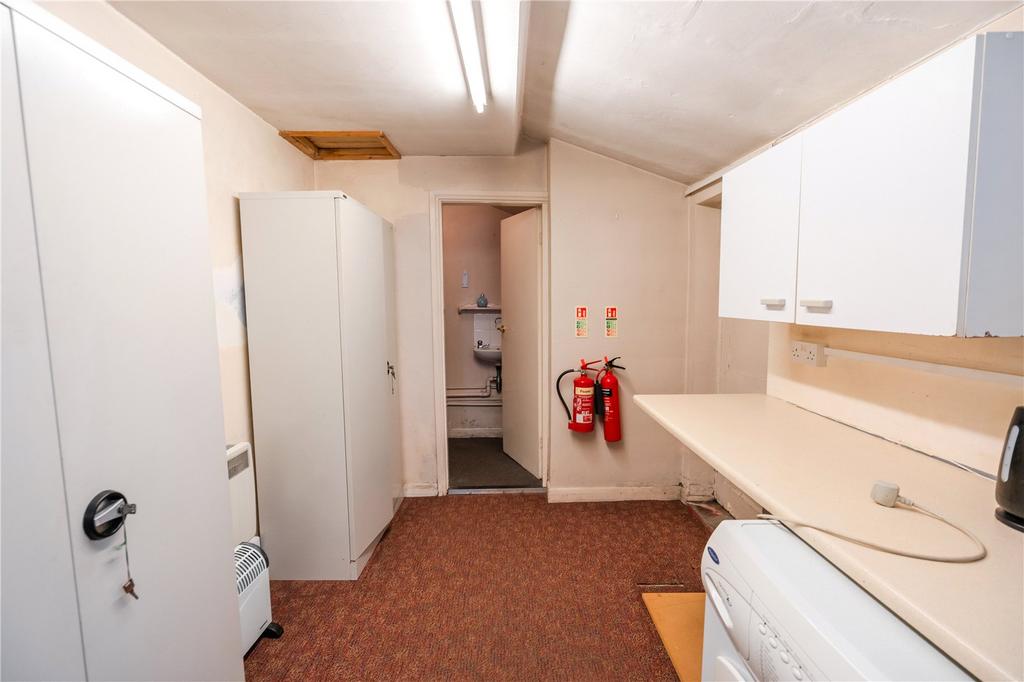 Kitchen (2)
