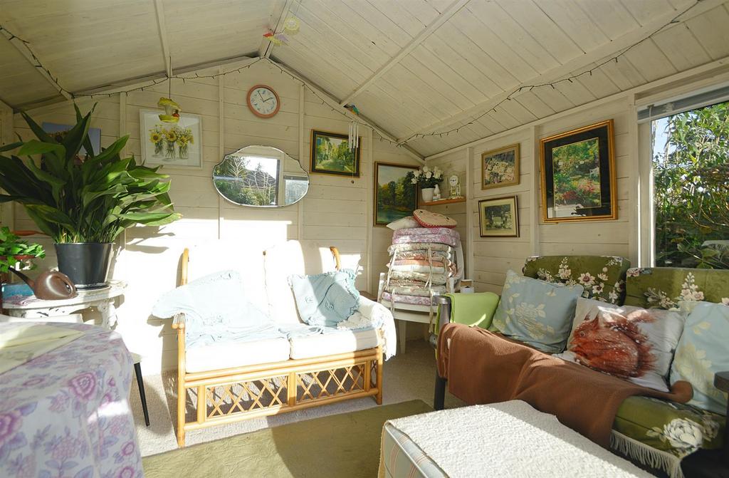 Resized Summerhouse.jpg