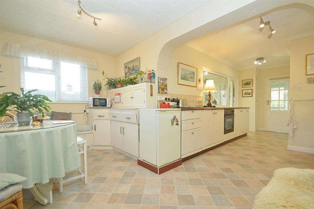 Resized Kitchen2.jpg