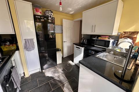 2 bedroom maisonette for sale, WOKING