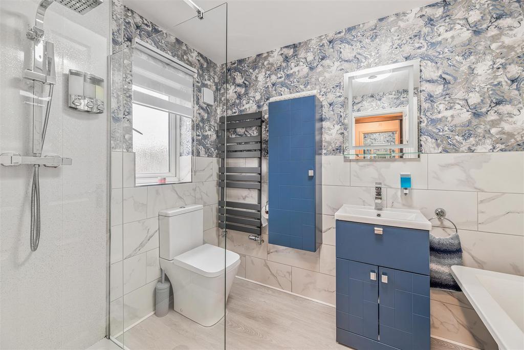 En-suite Bathroom