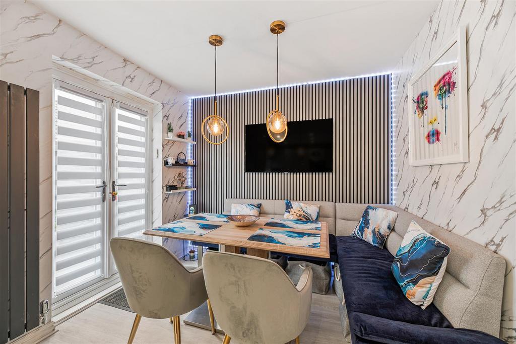 Kitchen/Dining Area