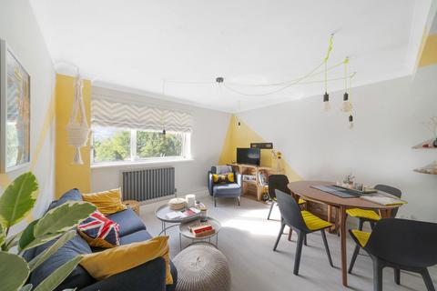 3 bedroom apartment for sale, Borrodaile Road, London SW18