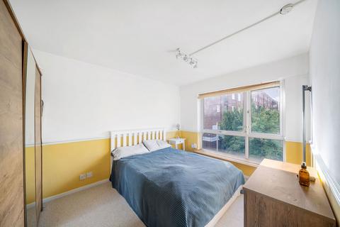 3 bedroom apartment for sale, Borrodaile Road, London SW18