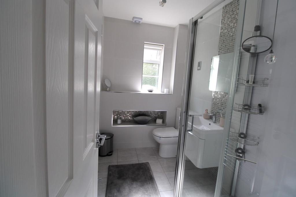Bedroom 2 En-Suite