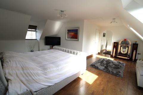 5 bedroom detached house for sale, Bryn Dryslwyn, Bridgend, Bridgend County. CF31 5BT