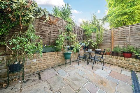 2 bedroom flat for sale, Lynette Avenue, London, SW4