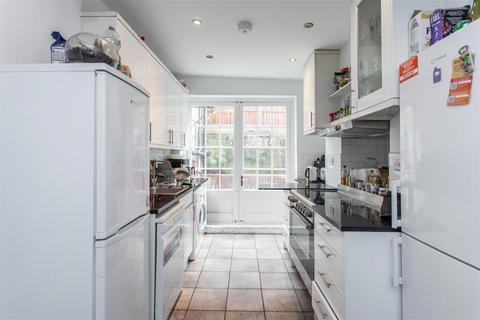 16 Pearson Street, London, E2 8JD