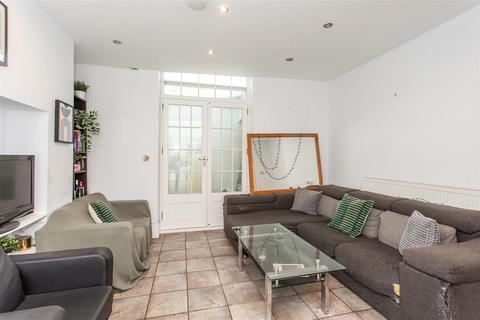 16 Pearson Street, London, E2 8JD