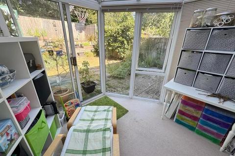 10 Selkirk Close, Wimborne, BH21 1TP