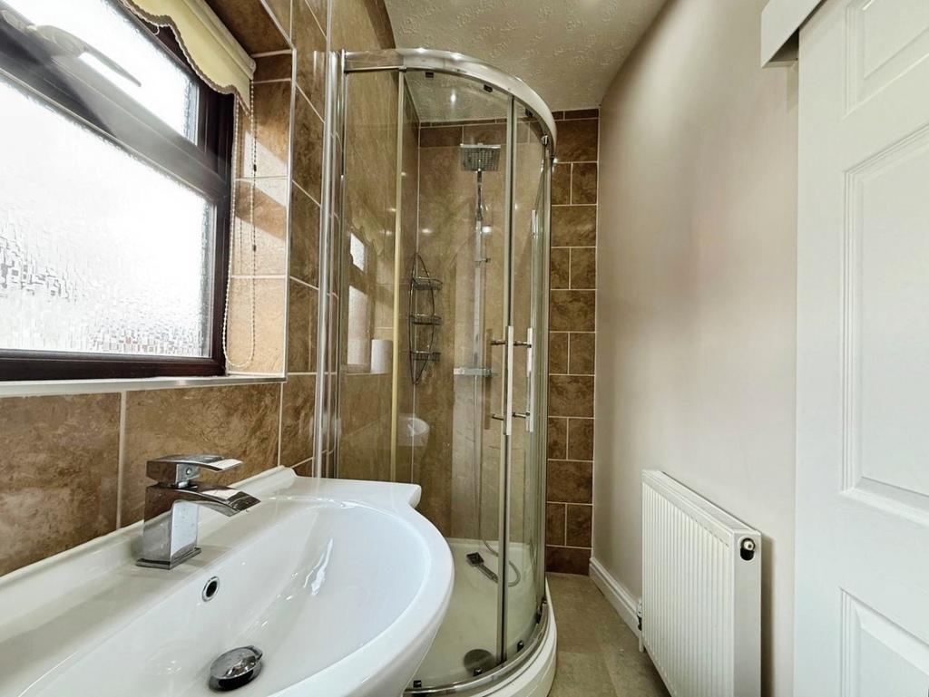 Pbox-bathroom-338837.jpg