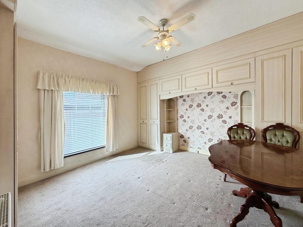 Pbox-bedroom-338837.jpg