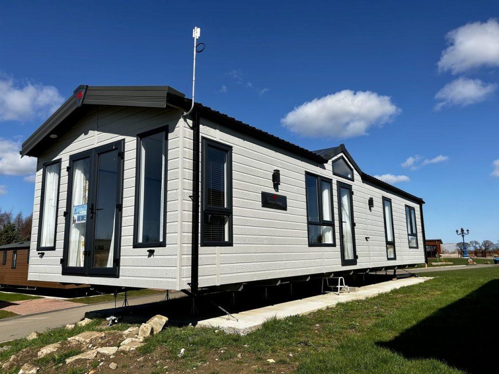 Serena Lodge.jpg