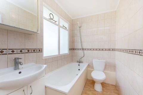1 bedroom flat for sale, Pullman Court, Streatham Hill, London, SW2