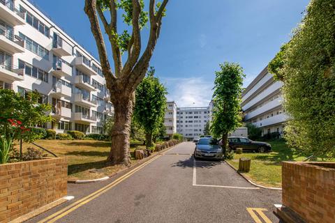 Pullman Court, Streatham Hill, London, SW2