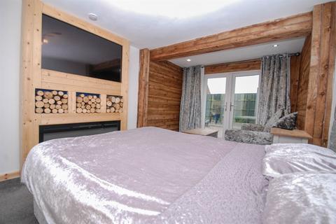 4 bedroom semi-detached house for sale, Scafell Drive, Kenton