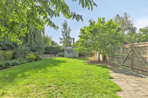 undefined, Wymondham