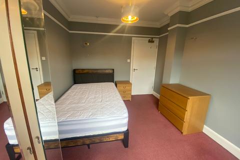 undefined, 50 Bushey Grove Road  Room 12 Bushey  WD23 2JJ