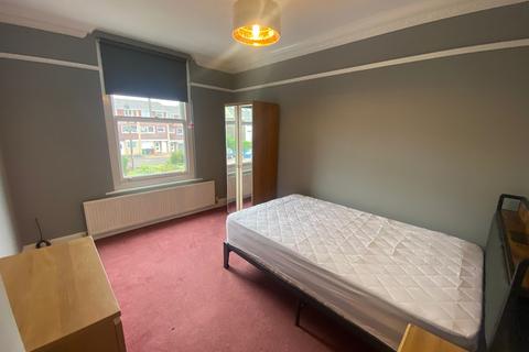 undefined, 50 Bushey Grove Road  Room 12 Bushey  WD23 2JJ