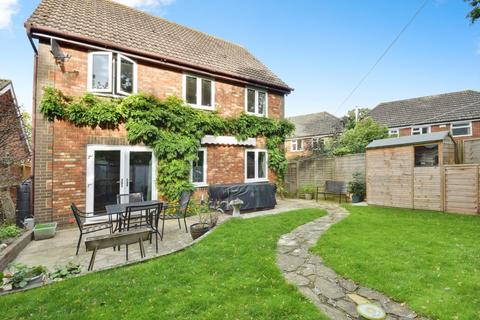 3 bedroom detached house for sale, Farleys Way, Rye TN31