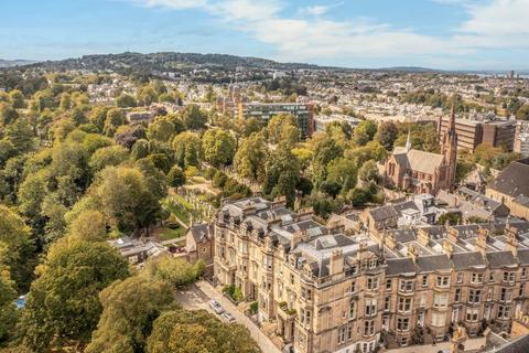 25 Belgrave Crescent, Edinburgh, EH4 3AL