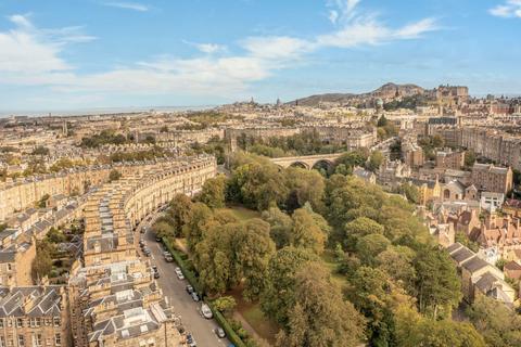 25 Belgrave Crescent, Edinburgh, EH4 3AL