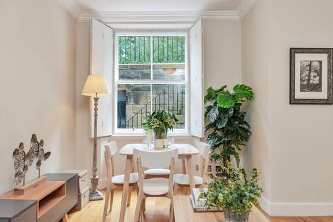 25 Belgrave Crescent, Edinburgh, EH4 3AL