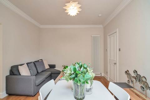 25 Belgrave Crescent, Edinburgh, EH4 3AL