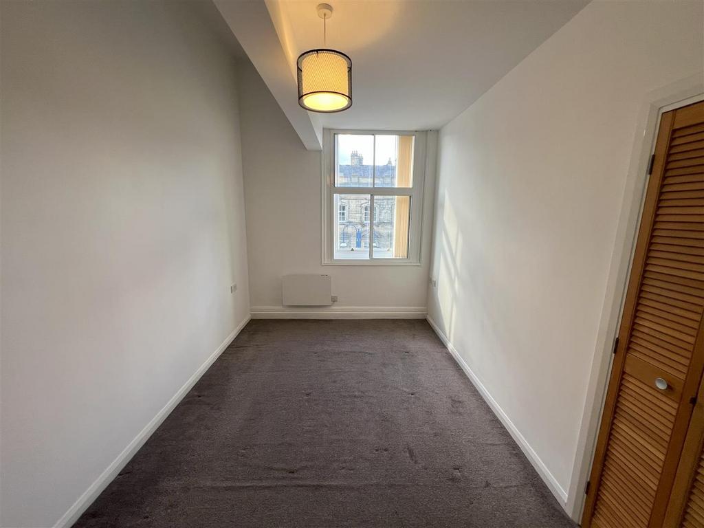 BEDROOM.jpg