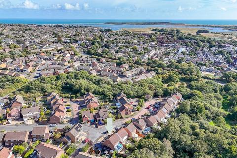 4 bedroom detached house for sale, Miller Road, Christchurch, BH23