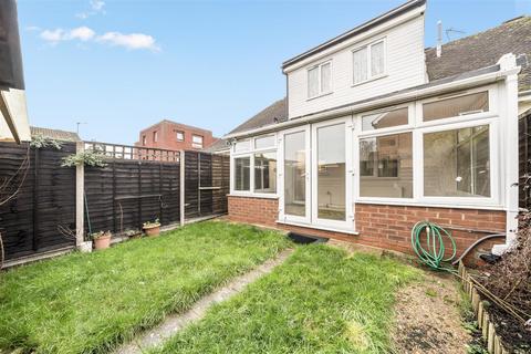 2 bedroom terraced house for sale, Bodmin Close,Kings Road, South Harrow, HA2 9HZ