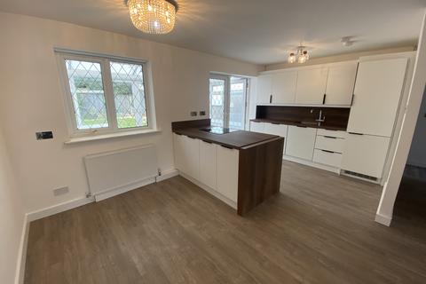 2 bedroom bungalow for sale, Totnes Avenue, Bramhall,