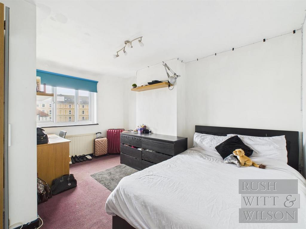 CAM03417 G0-PR0845-STILL007.jpg