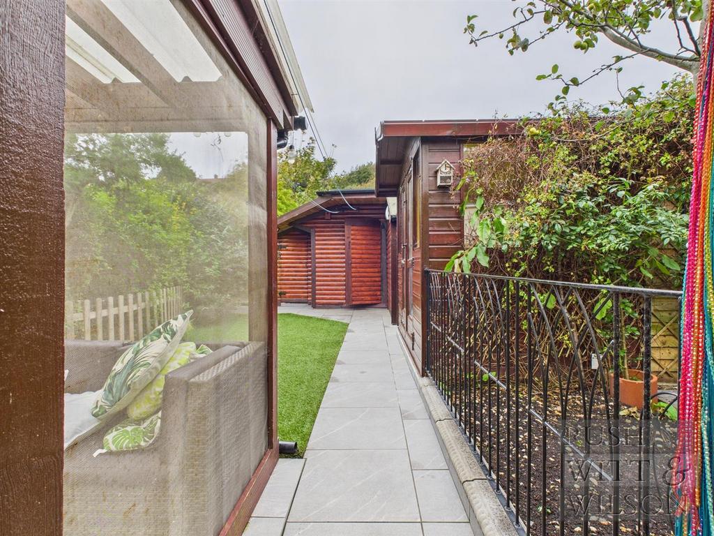 CAM03417 G0-PR0845-STILL025.jpg