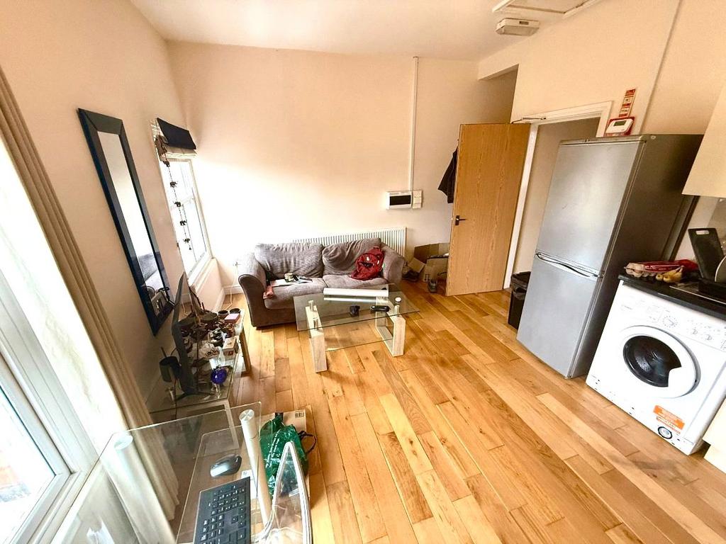 Apartment in Leicester, City of Leicester - View 3