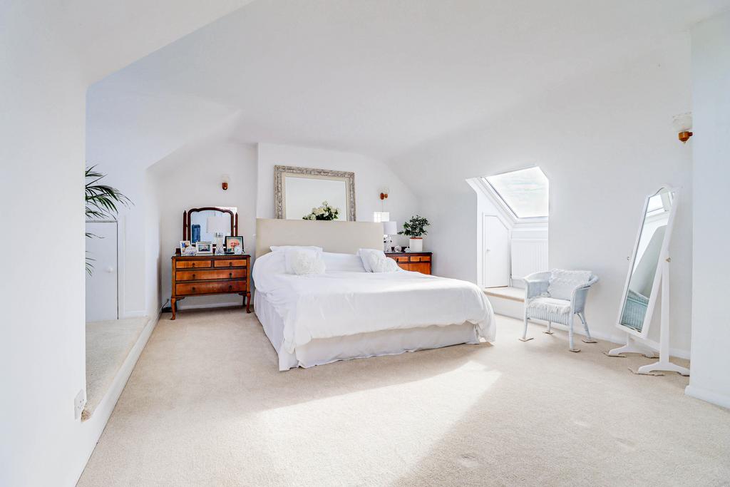 Principal bedroom