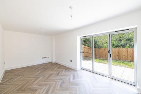 3 bedroom semi-detached house for sale, Fairoak Close, Kenley, CR8