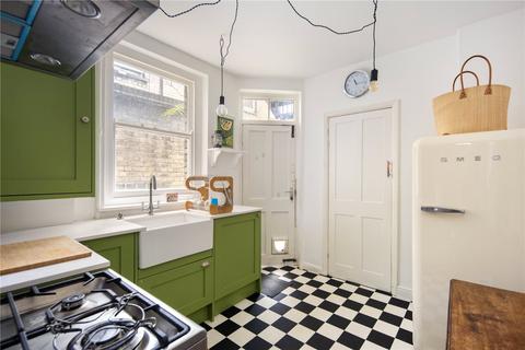 2 bedroom flat for sale, Greenwich Court, Cavell Street, London, E1